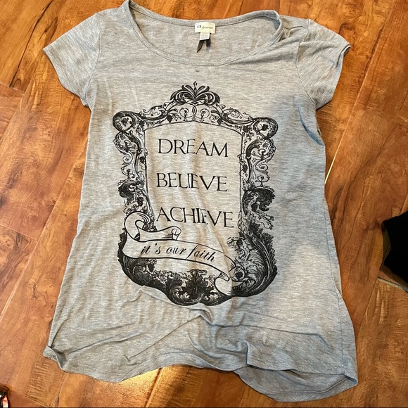 DYNAMITE GRAPHIC TEE: DREAM BELIEVE ACHIEVE - Picture 1 of 3
